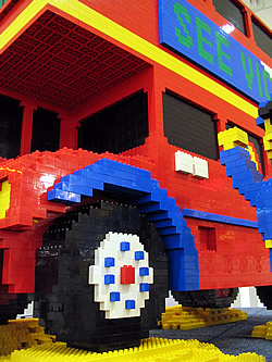 Tillicum LEGO Mania 2011 - Giant Double Decker bus